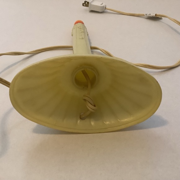 Vintage Electric Plug-In Drip Candolier Plastic Christmas Candle (Single) w/Bulb - Picture 4 of 16